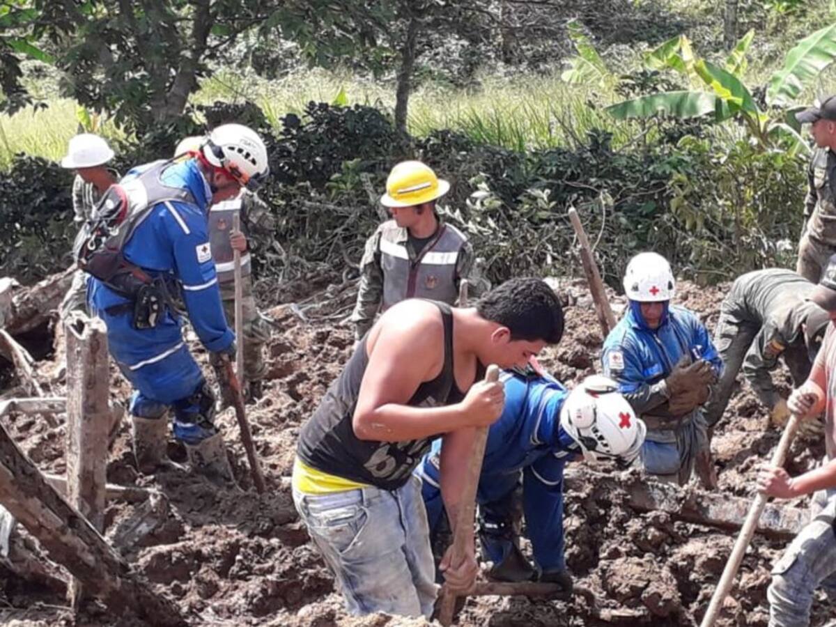 Rescatistas han encontrado 4 de 6 desaparecidos por derrumbe Quindío