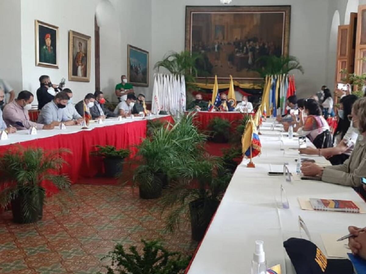 Primer encuentro de empresarios colombo venezolanos con gobierno Maduro