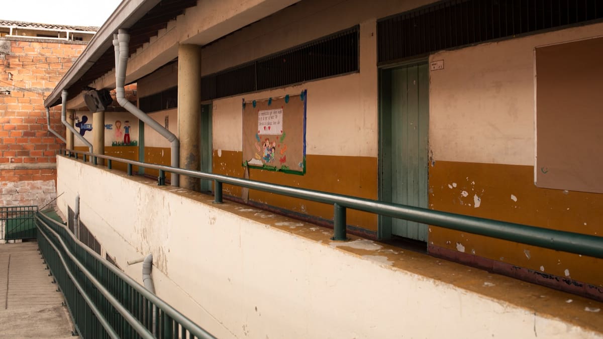Medellín adjudicó obras por $35.400 millones en 69 instituciones educativas