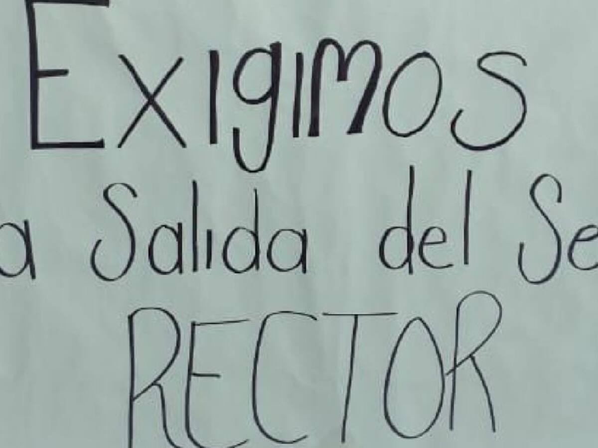 Estudiantes piden salida de rector en Rionegro y San Andrés