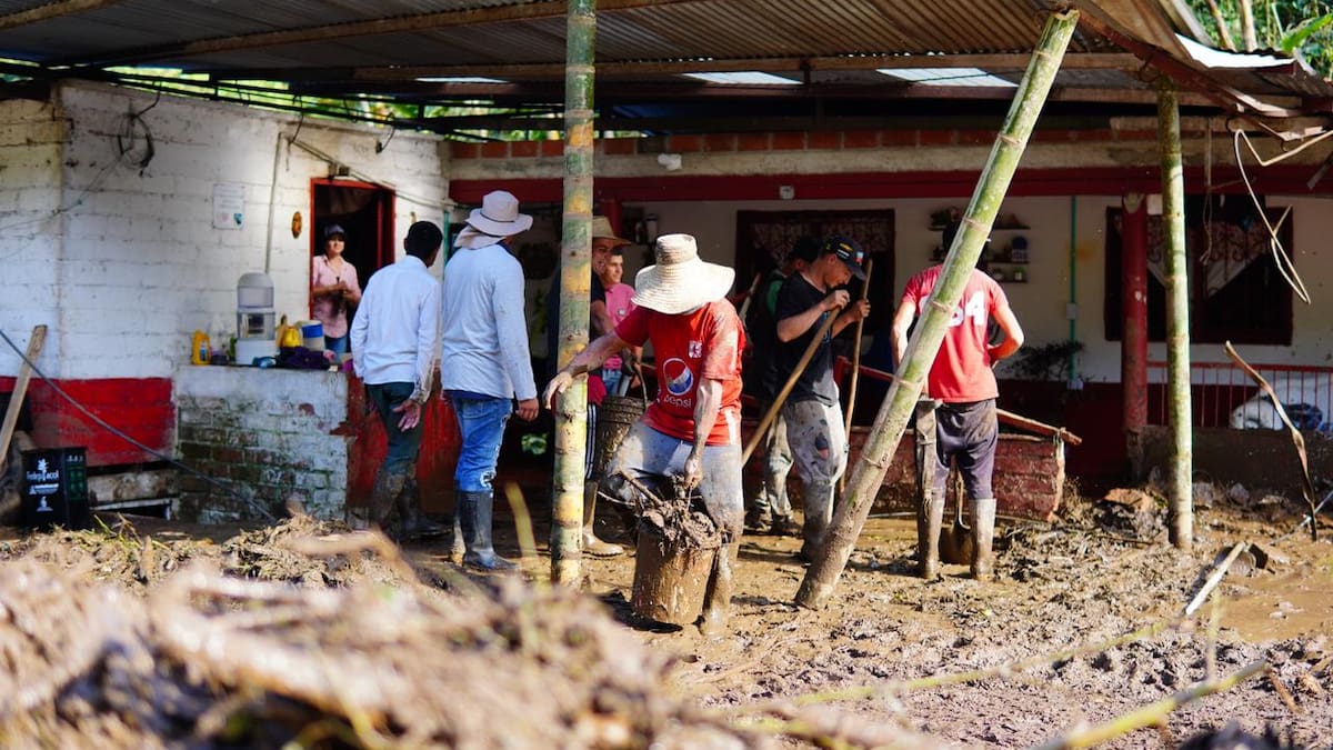 Las intensas lluvias han dejado más de dos mil personas damnificadas en Risaralda