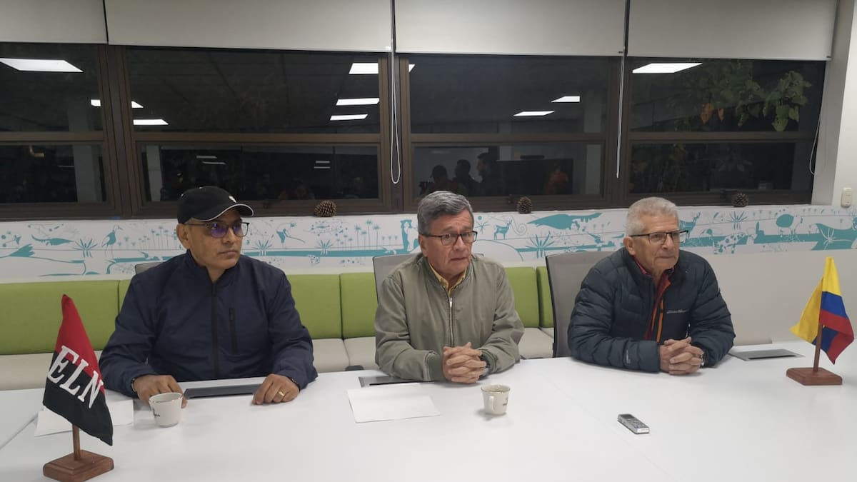 Ya está en Bogotá la delegación de paz del ELN encabezada por Pablo Beltrán