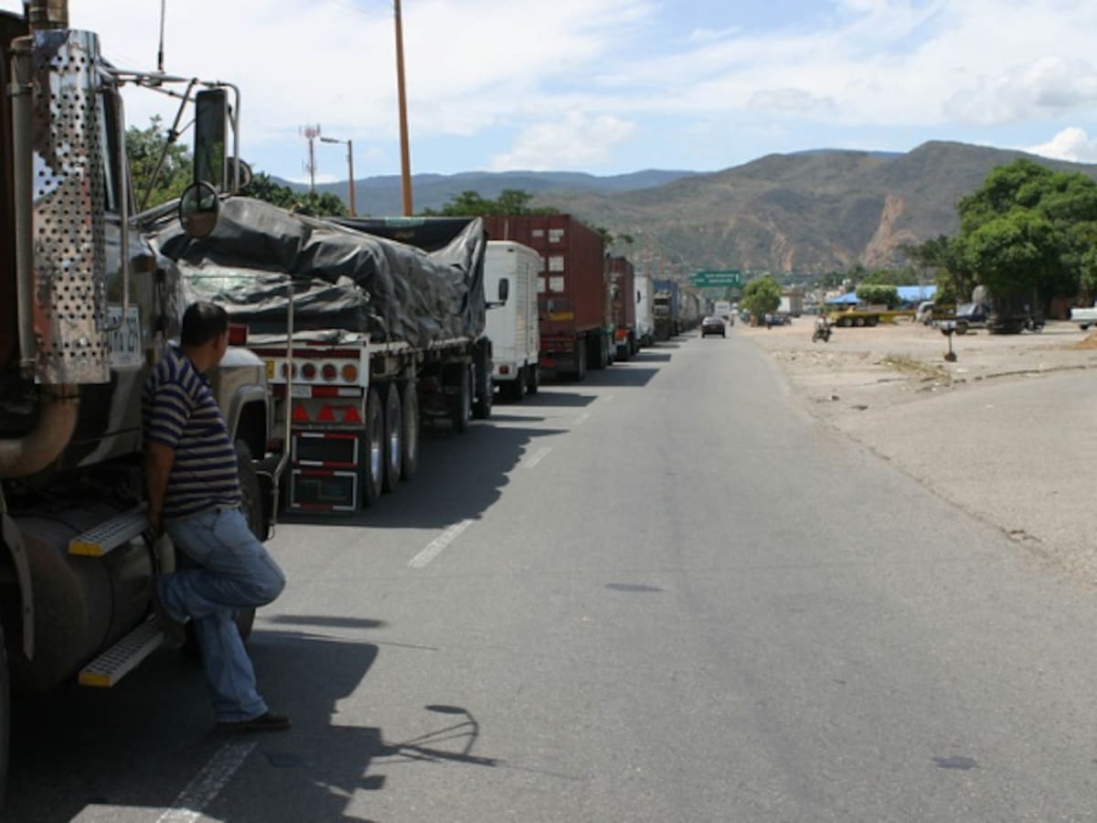 Gobernador de Cundinamarca respalda restricción de camiones por la Calle 13