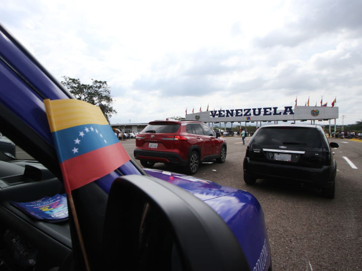 Transportistas venezolanos denuncian problemas para cruzar frontera con Colombia