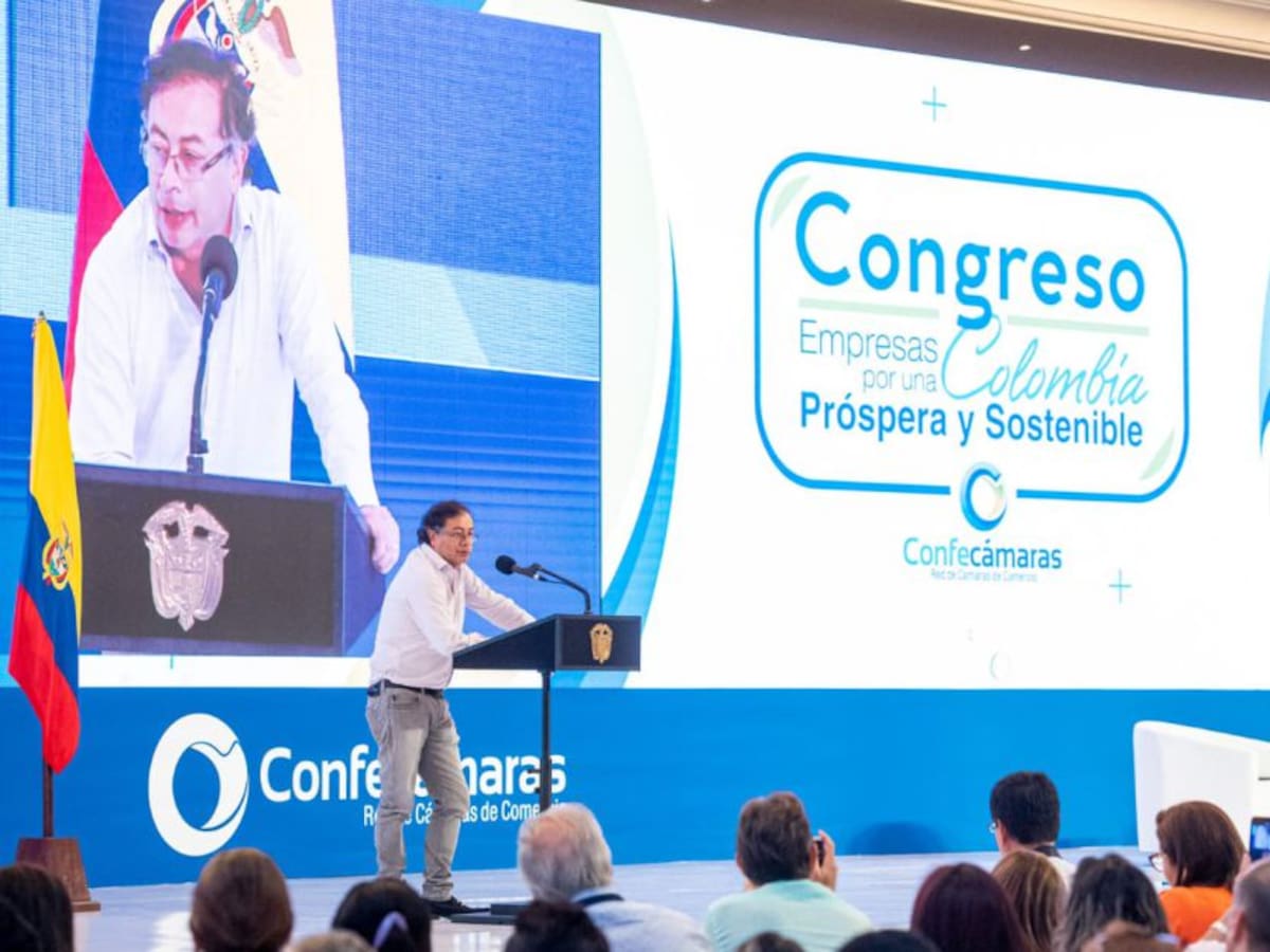 Petro clausuró Confecámaras y pidió empoderar al campesinado