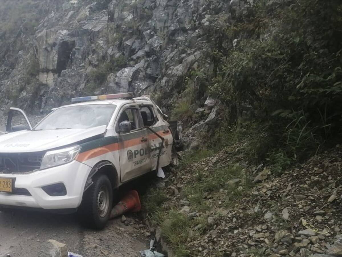 Dos policías heridos por una carga explosiva la vía Santafé de Antioquia