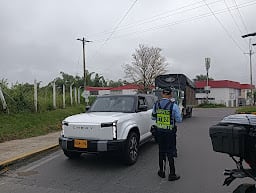Controles de pico y placa en Armenia. Foto: Adrián Trejos