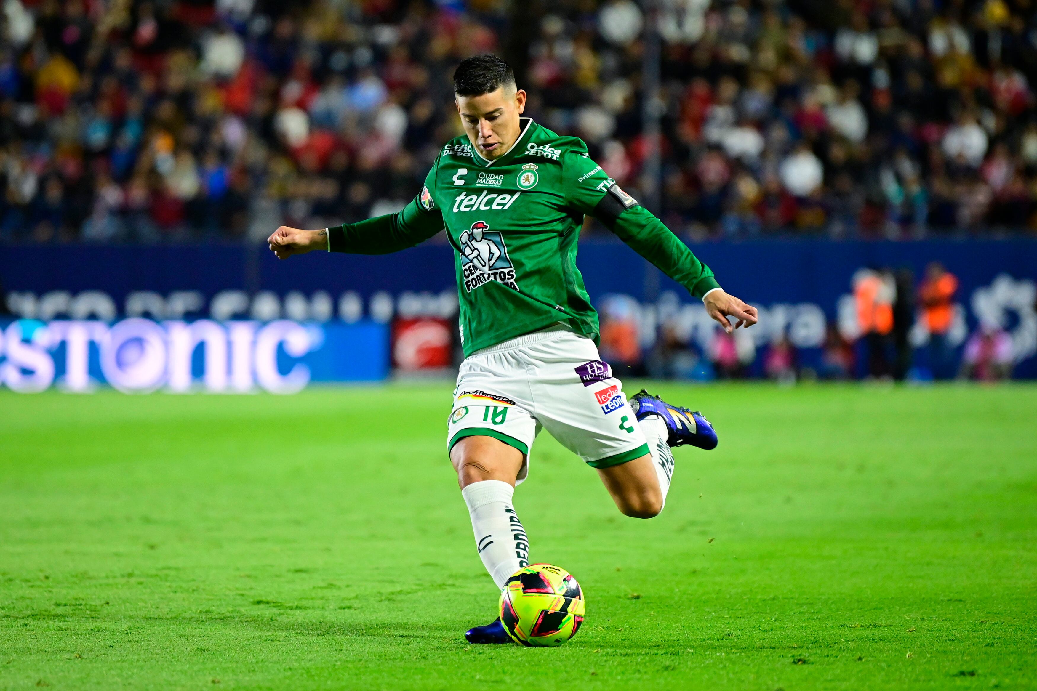 James Rodríguez con León vs. Atlético San Luis (Foto de Ricardo Hernández/Jam Media/Getty Images)