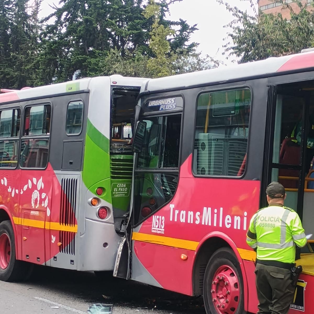 Más de 30 personas resultaron heridas tras choque de buses de TransMilenio