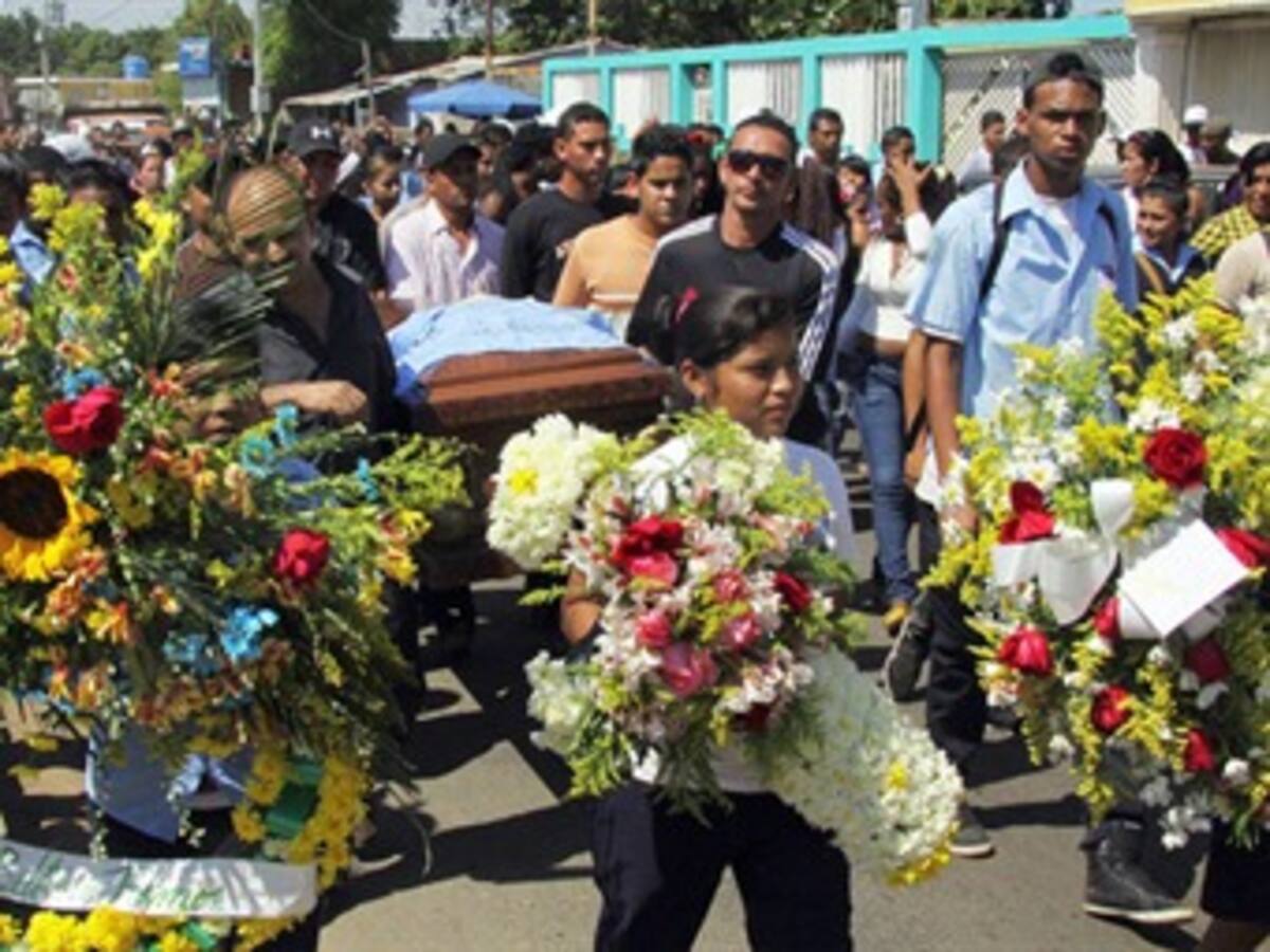 En Soledad, muere madre comunitaria a consecuencia de bala perdida