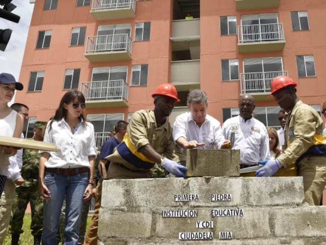 Santos promete acueducto a todos los municipios de Chocó