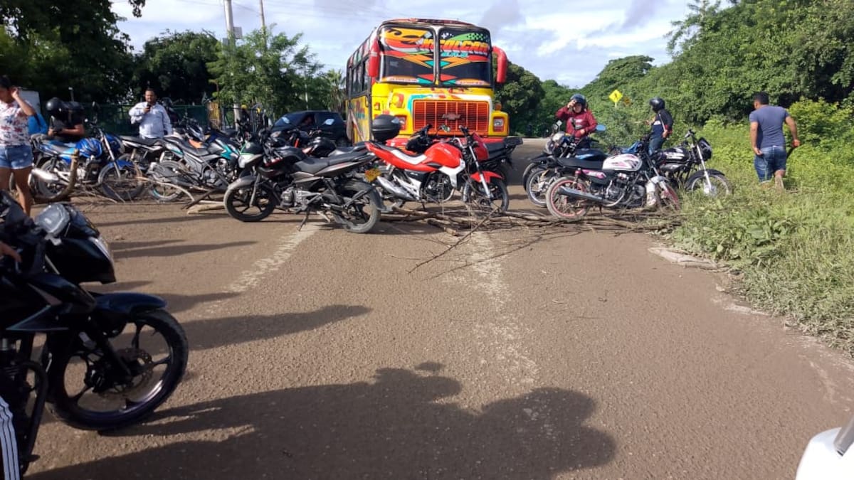 Comunidad realiza bloqueos en Tubará por falta de suministro de agua potable
