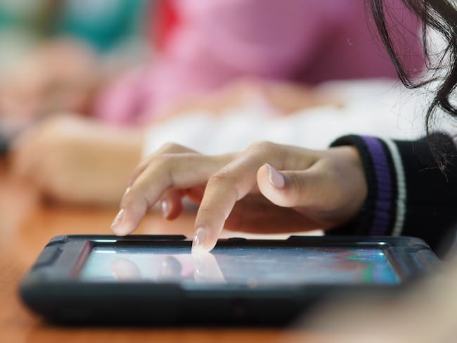 MinTIC firmó con ETB el polémico contrato de Centros Poblados