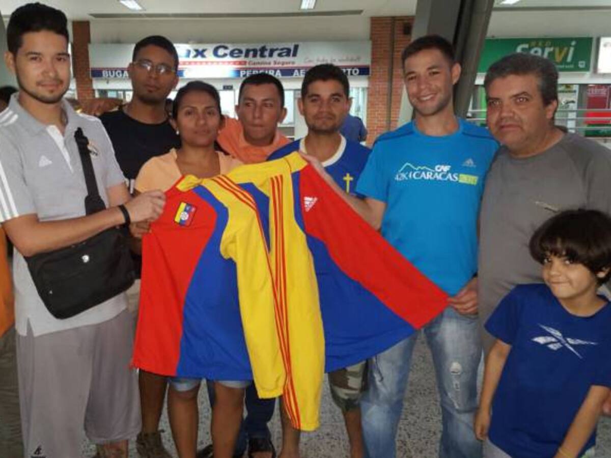 Extranjeros varados en terminal de Cali por bloqueo de la Panamericana