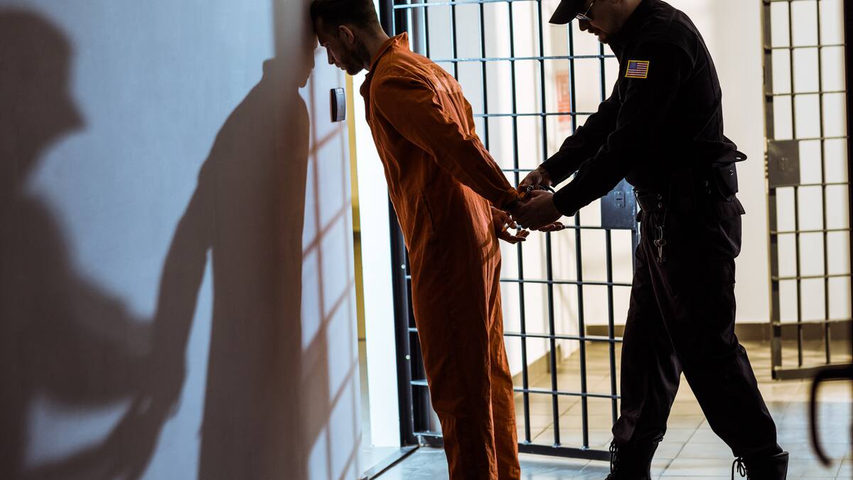 Ecuador captura a un polaco con nexos en Colombia y buscado por Interpol por presunto narcotráfico