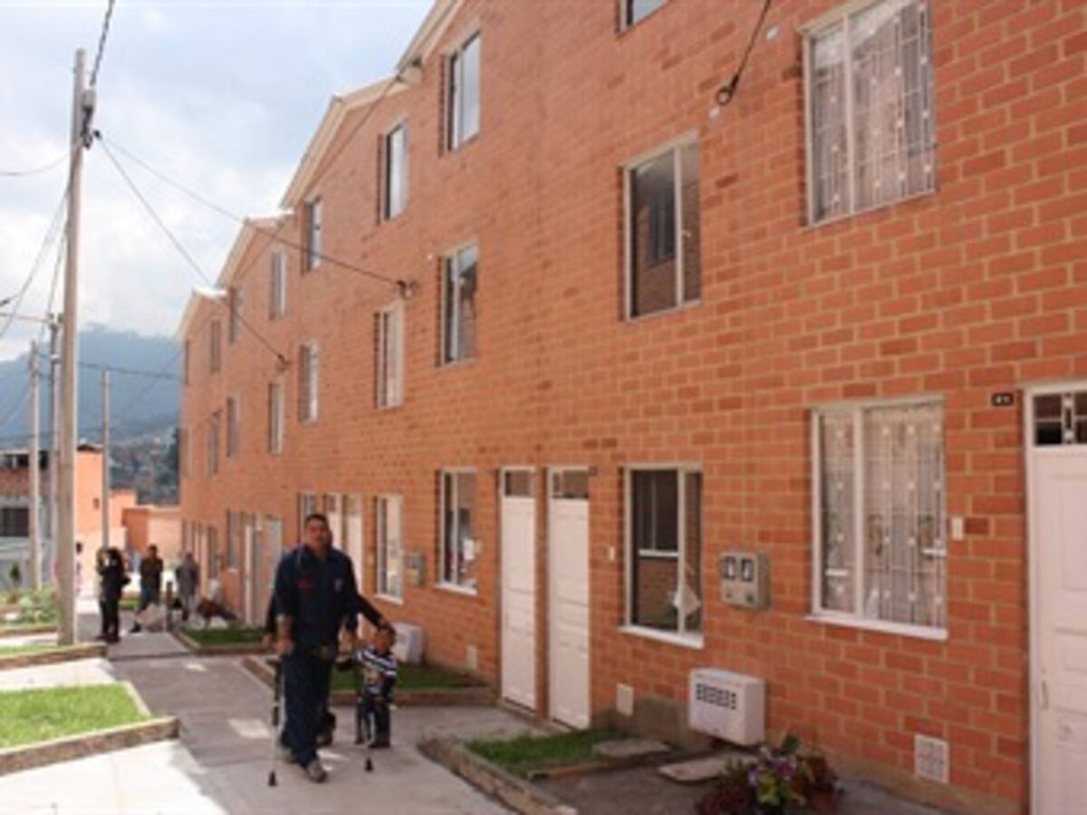 Listo decreto que reglamenta el Programa de "Vivienda de Salario Mínimo"