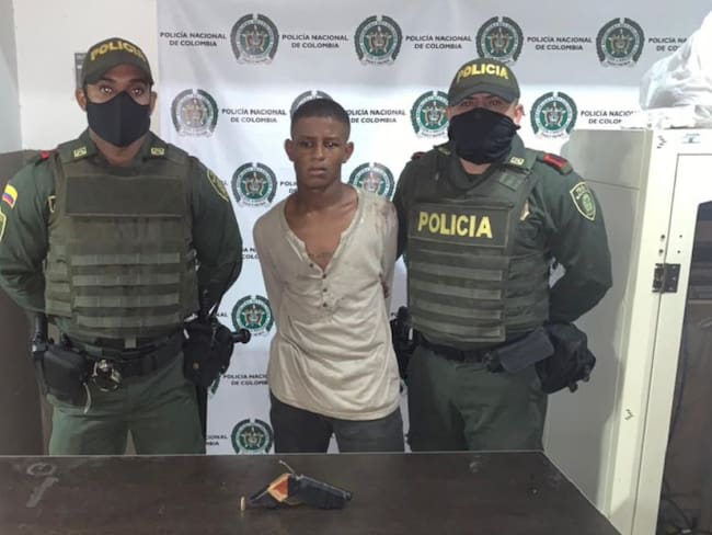 La Policía Metropolitana de Cartagena detuvo a un sujeto tras presuntamente intimidar con arma de fuego a un turista