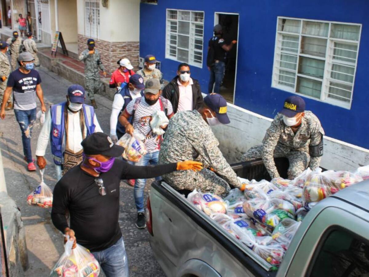 Procuraduría indaga millonaria contratación de mercados por COVID-19