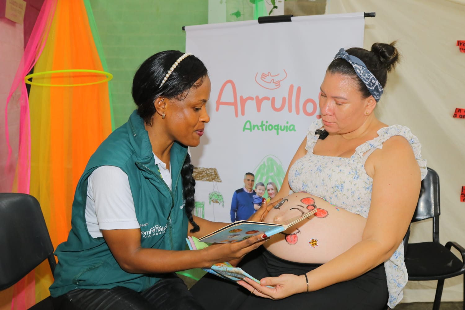 Arrullos Antioquia ha entregado 236.555 paquetes alimentarios y realizado 68.474 seguimientos nutricionales. Foto: Alcaldía de Medellín.