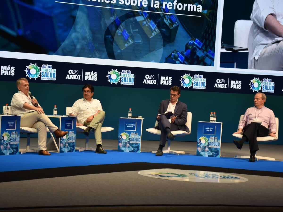 Exministros Fernando Ruíz y Alejandro Gaviria, preocupados por “inacción” en sector salud