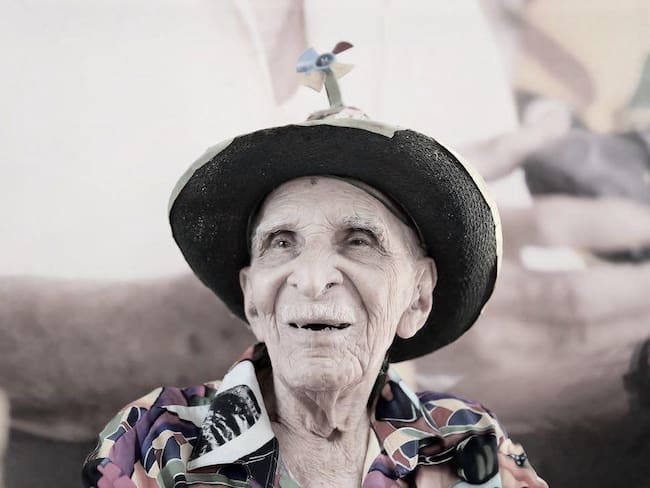 Ismael Escorcia Medina, creador del disfraz de El Descabezado. Foto: cortesía Carnaval SAS.