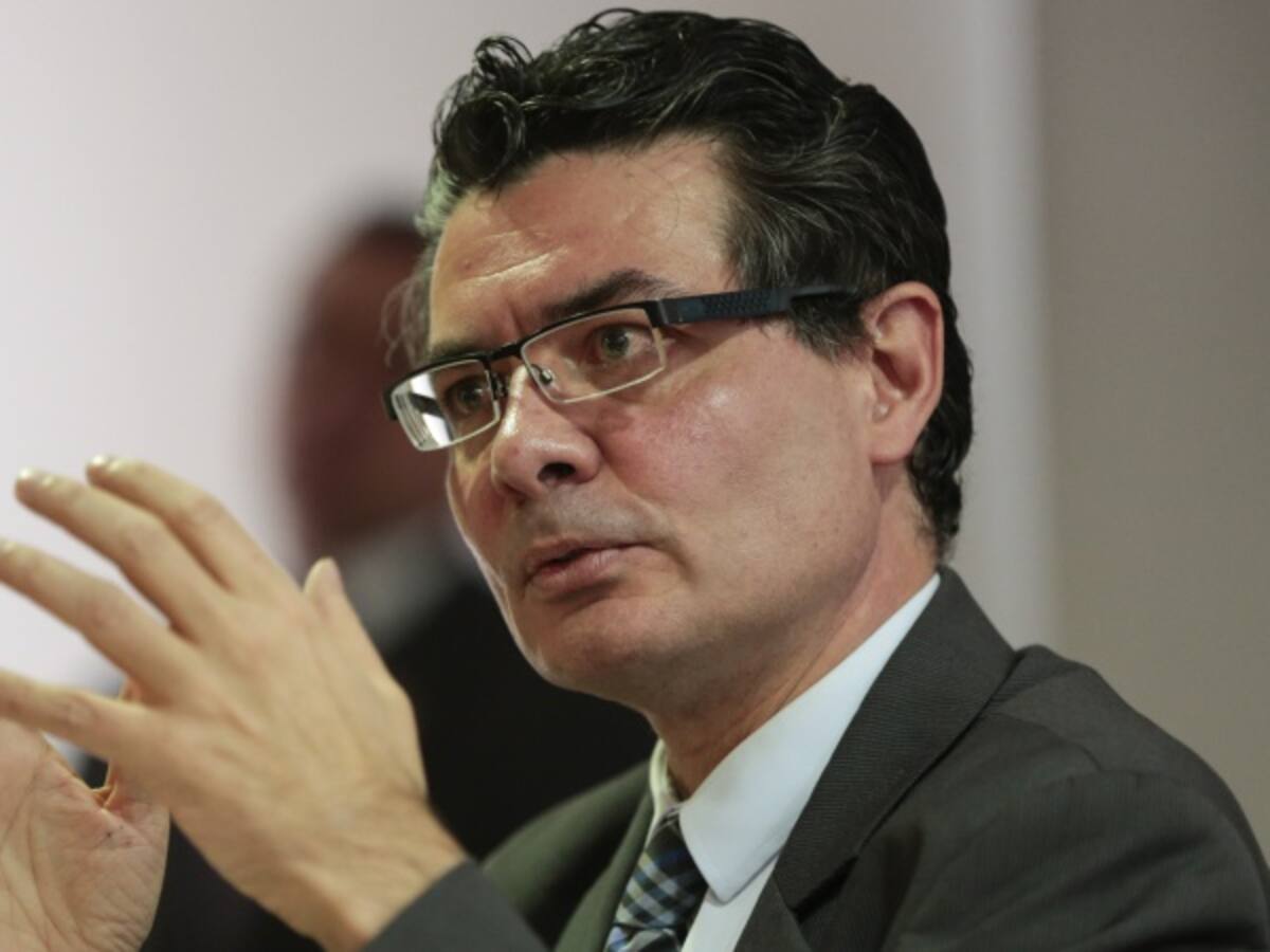 OMS apoya la petición del ministro de Salud para reducir el precio del medicamento Imatinib