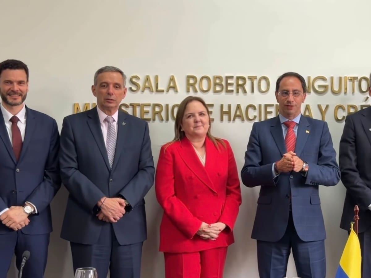 Colombia acuerda con Banco Mundial estrategia para recuperar crecimiento económico