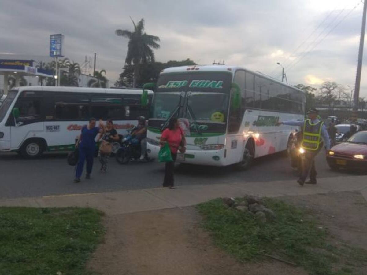 Con bloqueos en Cali, los transportadores participan del paro nacional