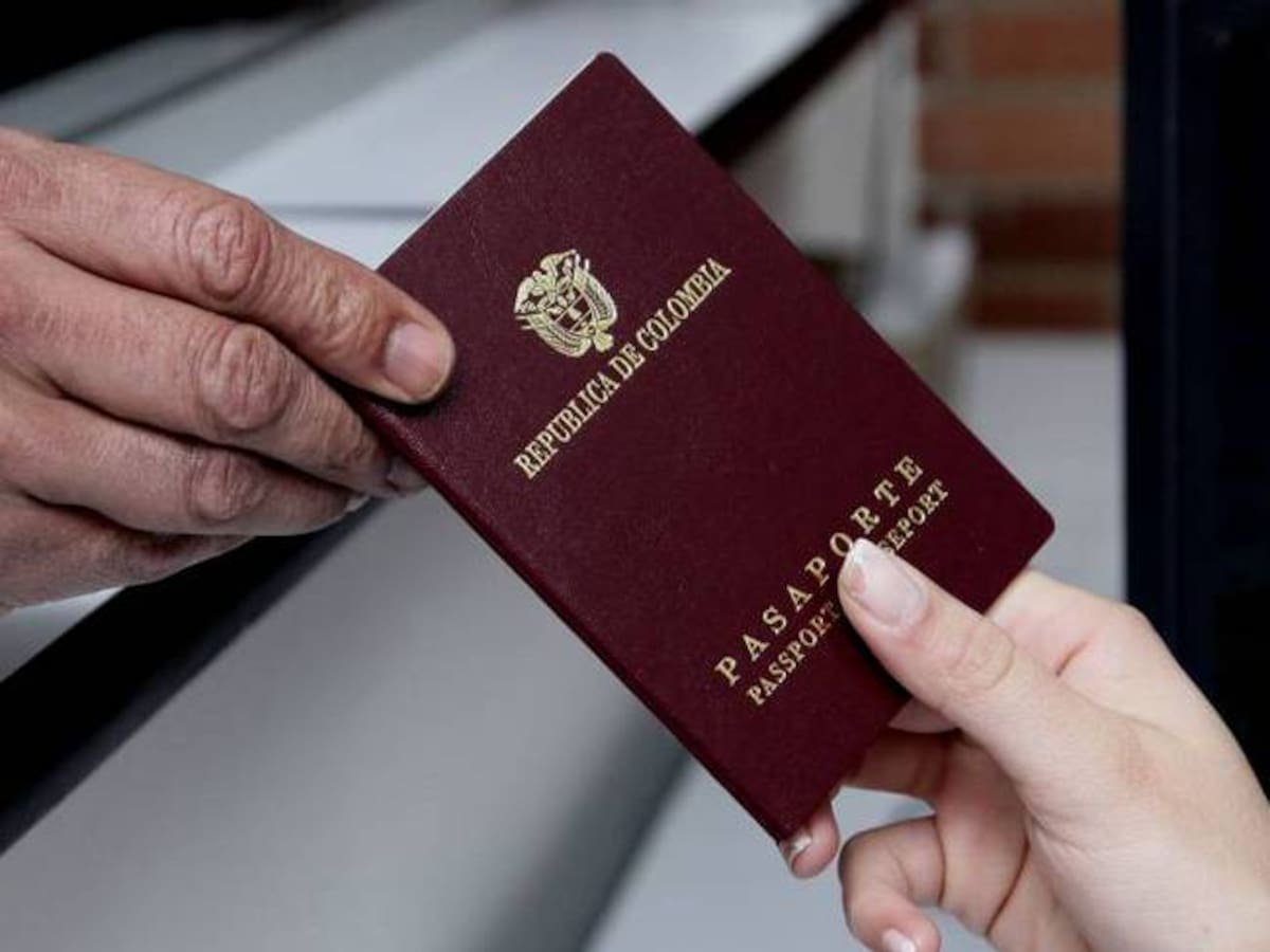 Canciller Leyva no quiere conciliar millonaria demanda para pasaportes con Thomas Greg