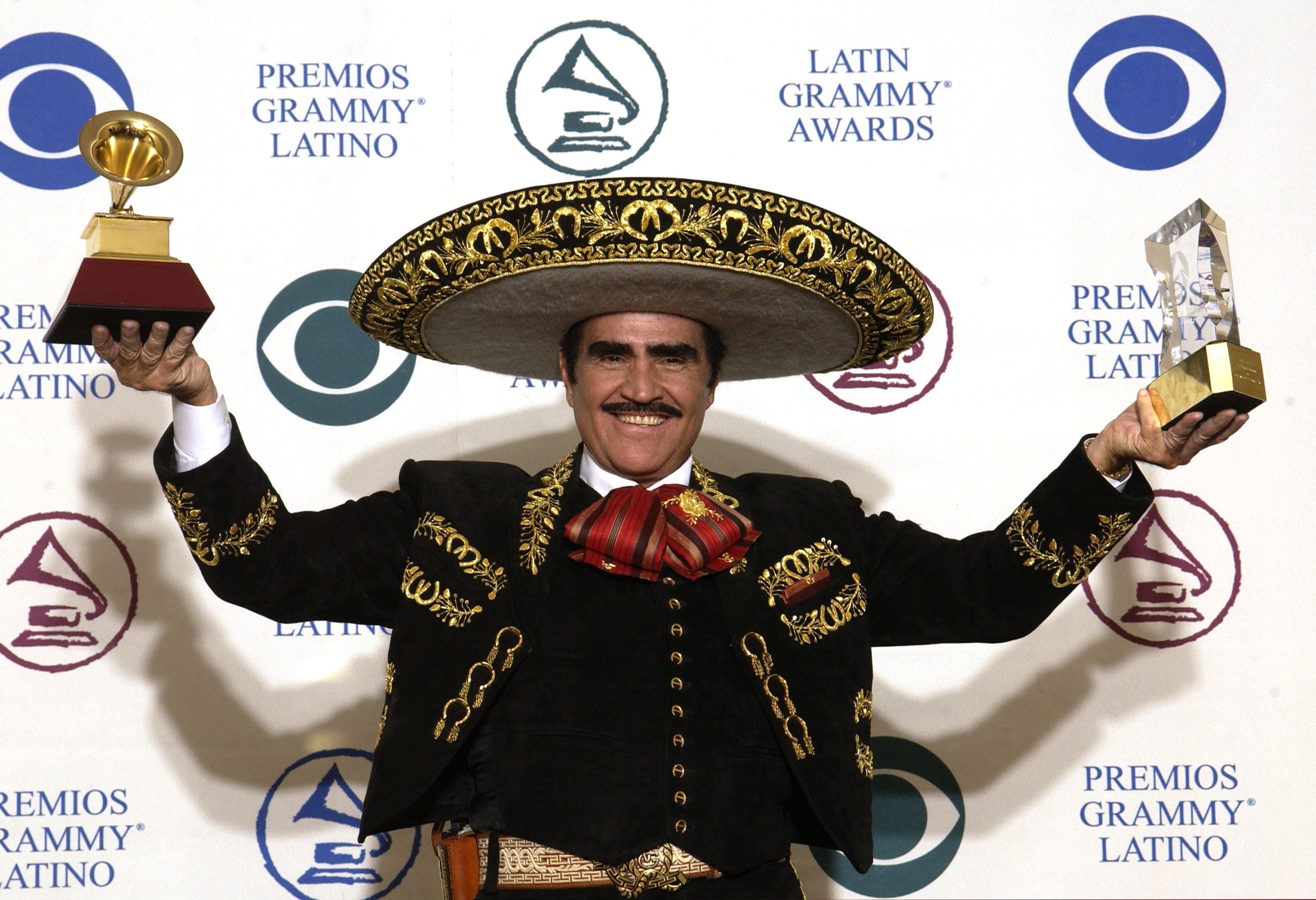 Vicente Fernandez (Photo by Jean-Paul Aussenard/WireImage)