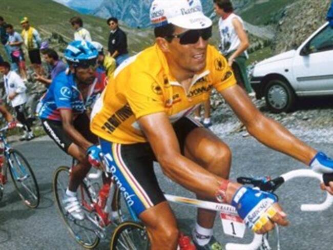 EFEMÉRIDE 23 DE JULIO DE 1995/ El ciclista Miguel Induraín gana su quinto Tour de Francia consecutivo