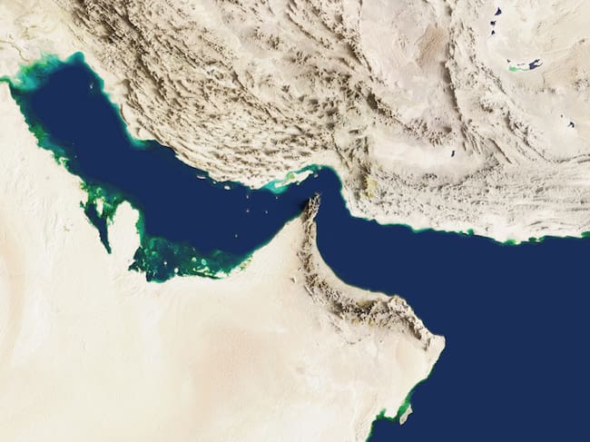 The Strait of Hormuz is an oil transportation route that is currently facing a crisis. Imagen tomada de Getty Imagenes (crédito: Backiris)