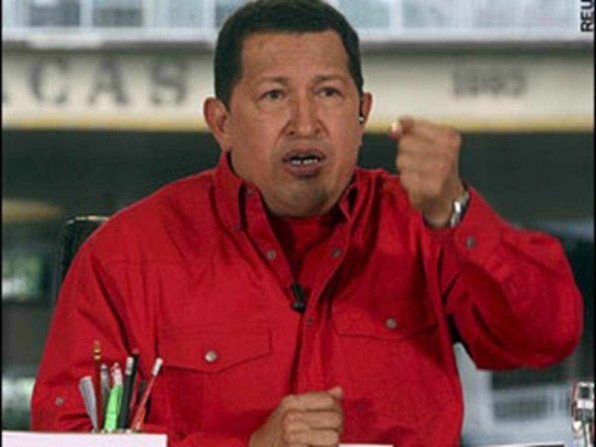 Chávez denuncia que paramilitares atacaron a agentes en la frontera con Colombia