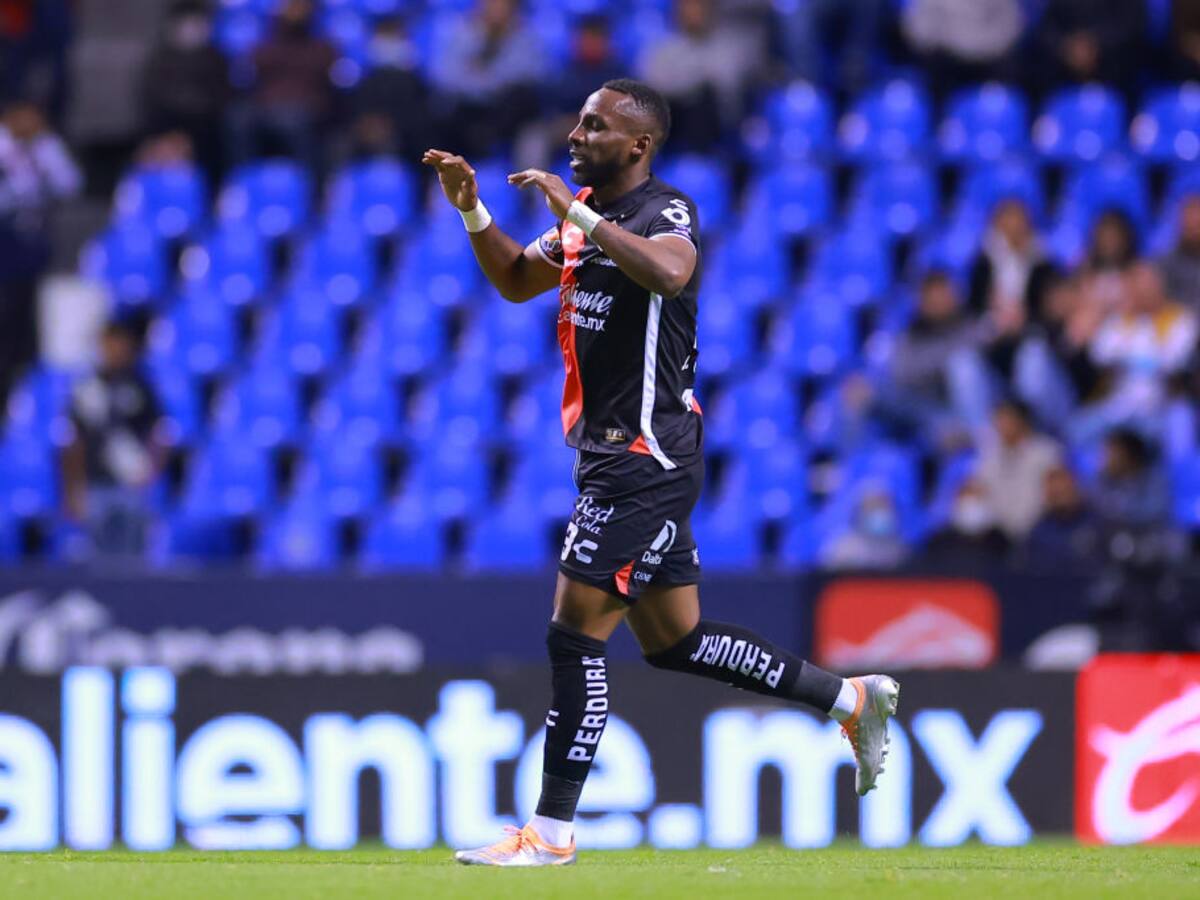 Julián Quiñones la sigue rompiendo en México: golazo de chilena ante el Puebla