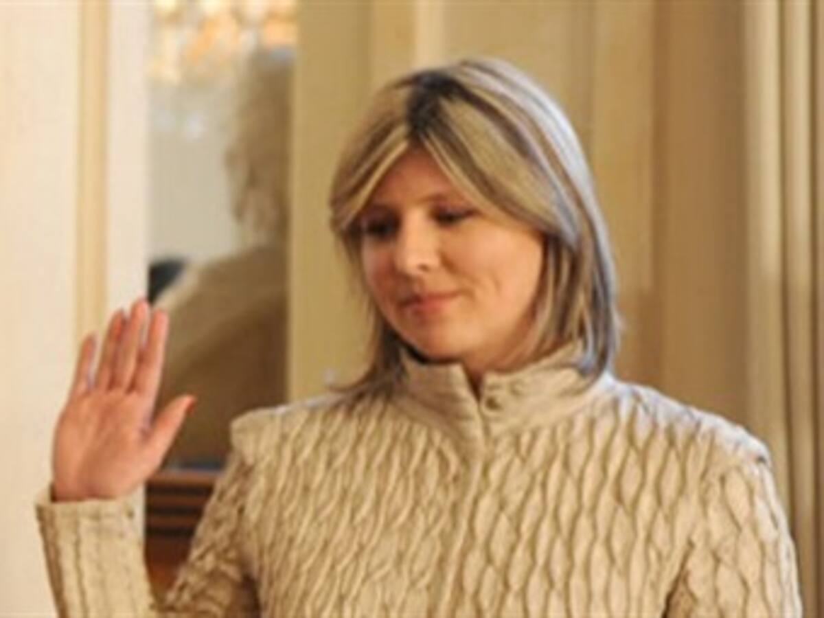 Procuraduría pide mantener en el cargo a directora de la Agencia de Defensa