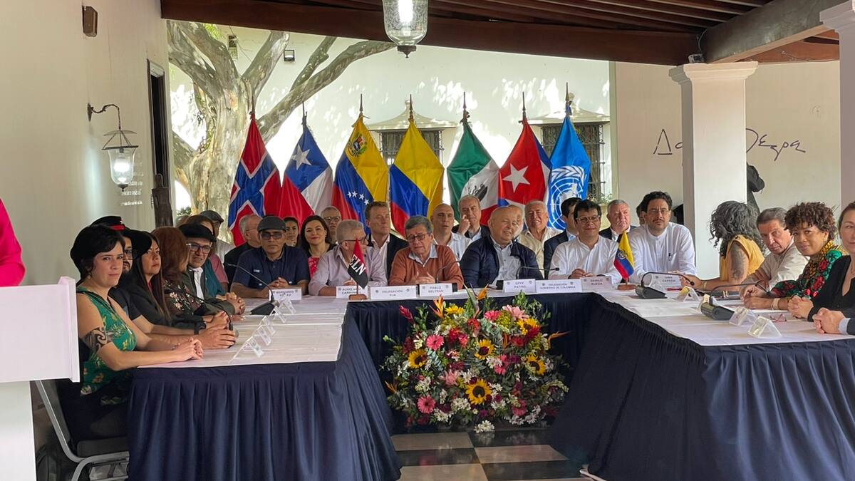 Gobierno de Colombia y el ELN retomarán el diálogo el 13 de febrero en México