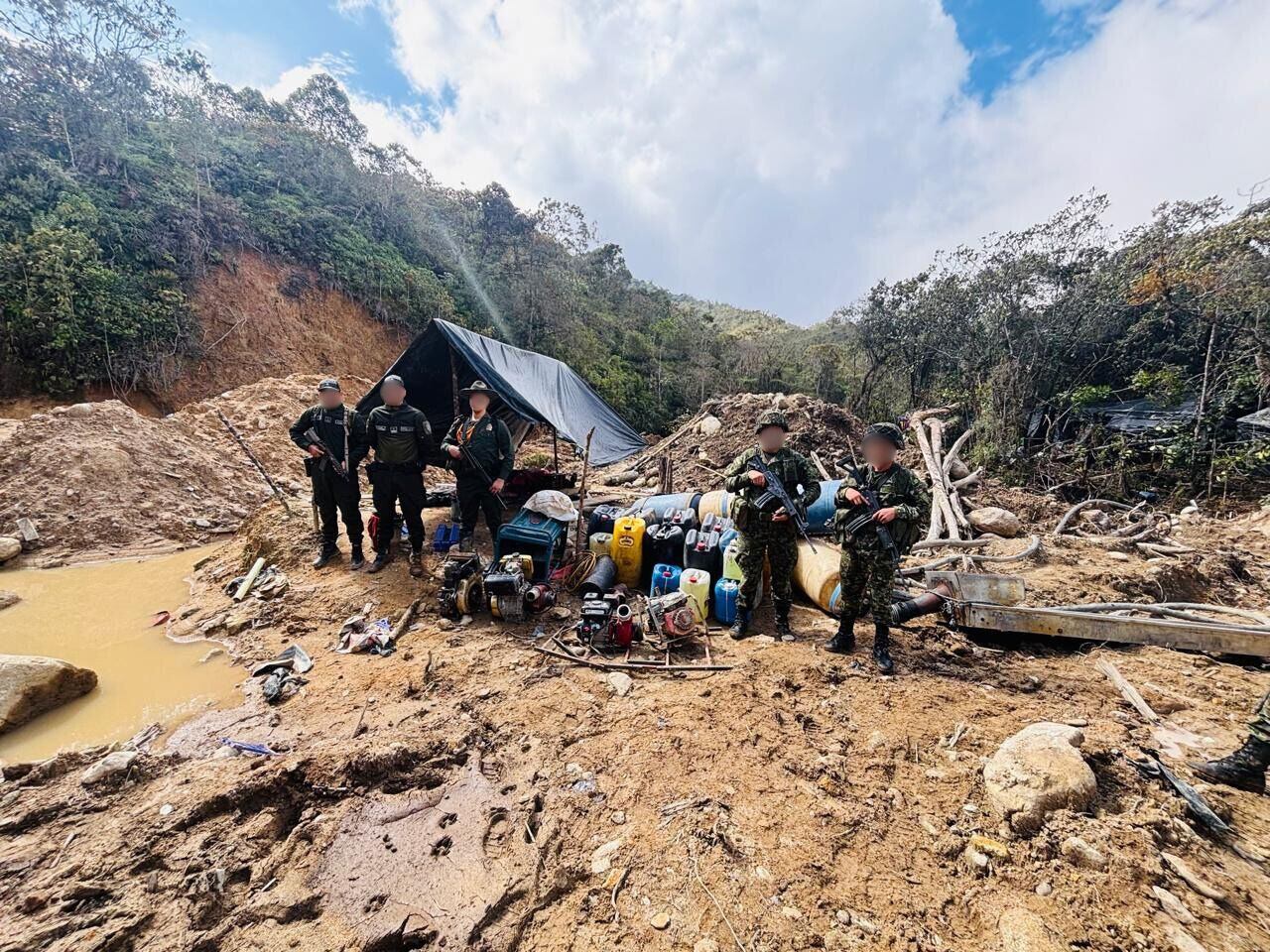 Minería en ríos de San Carlos, Antioquia- foto Cornare