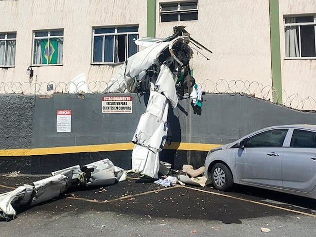 Accidente aéreo en Belo Horizonte, Brasil. Foto: AFP PHOTO / Departamento de Bomberos de Minas Gerais