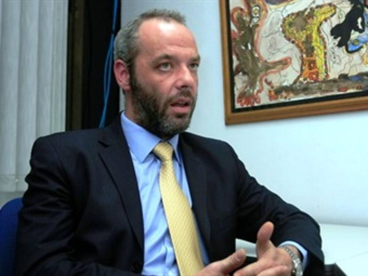 Hoy llega al país Alessandro Corridori para responder interrogatorio por caso Interbolsa
