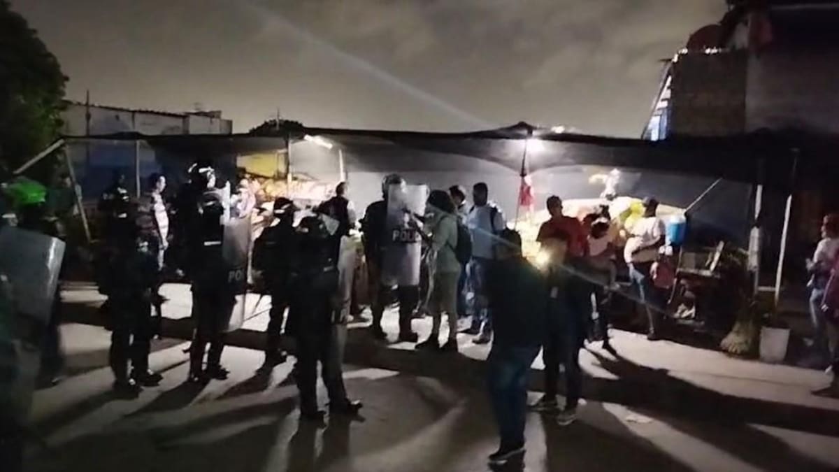 Vendedores del centro de Barranquilla se encadenaron ante intervención de Policía