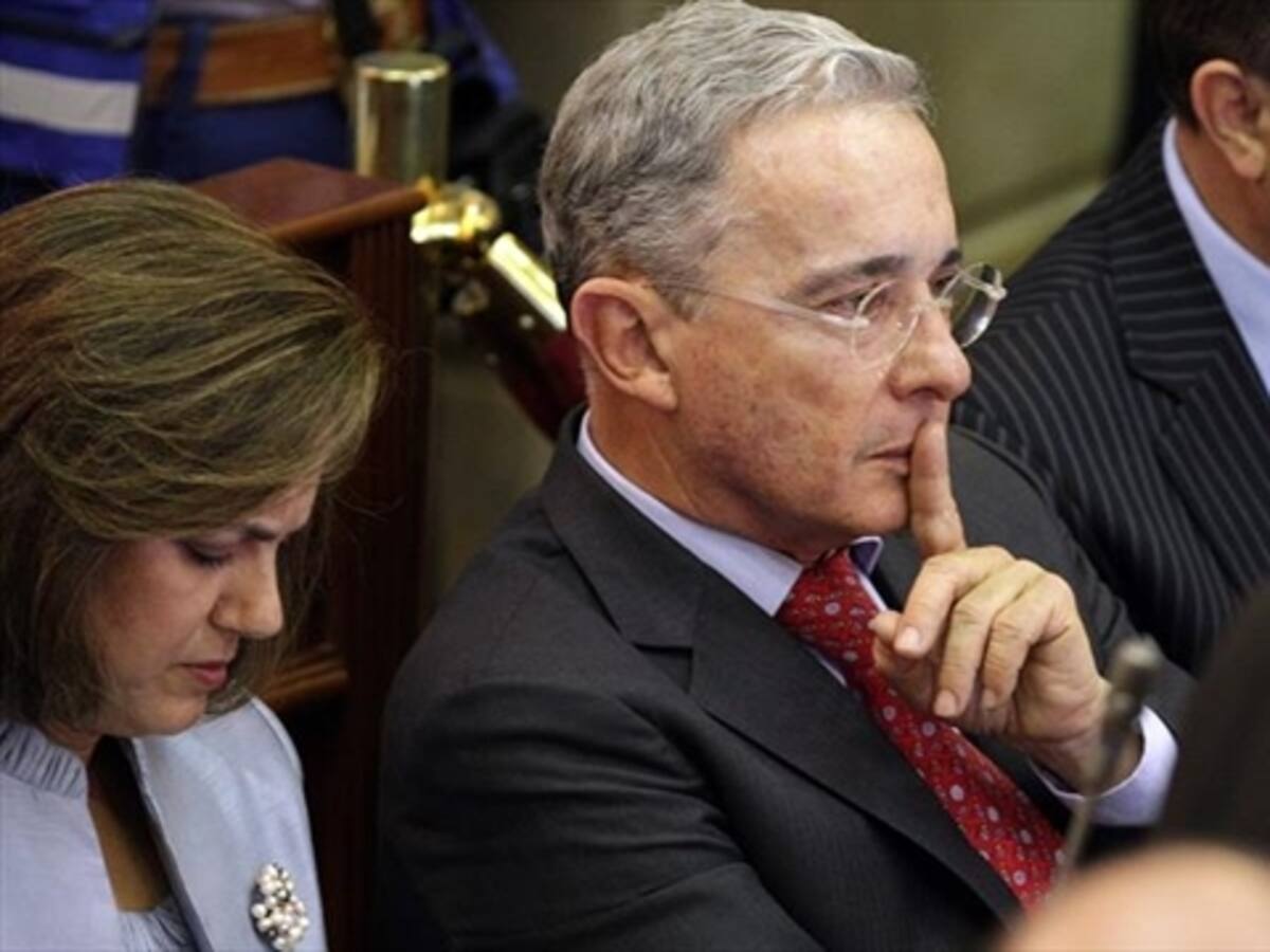 Uribe vuelve a filtrar información confidencial del proceso de paz