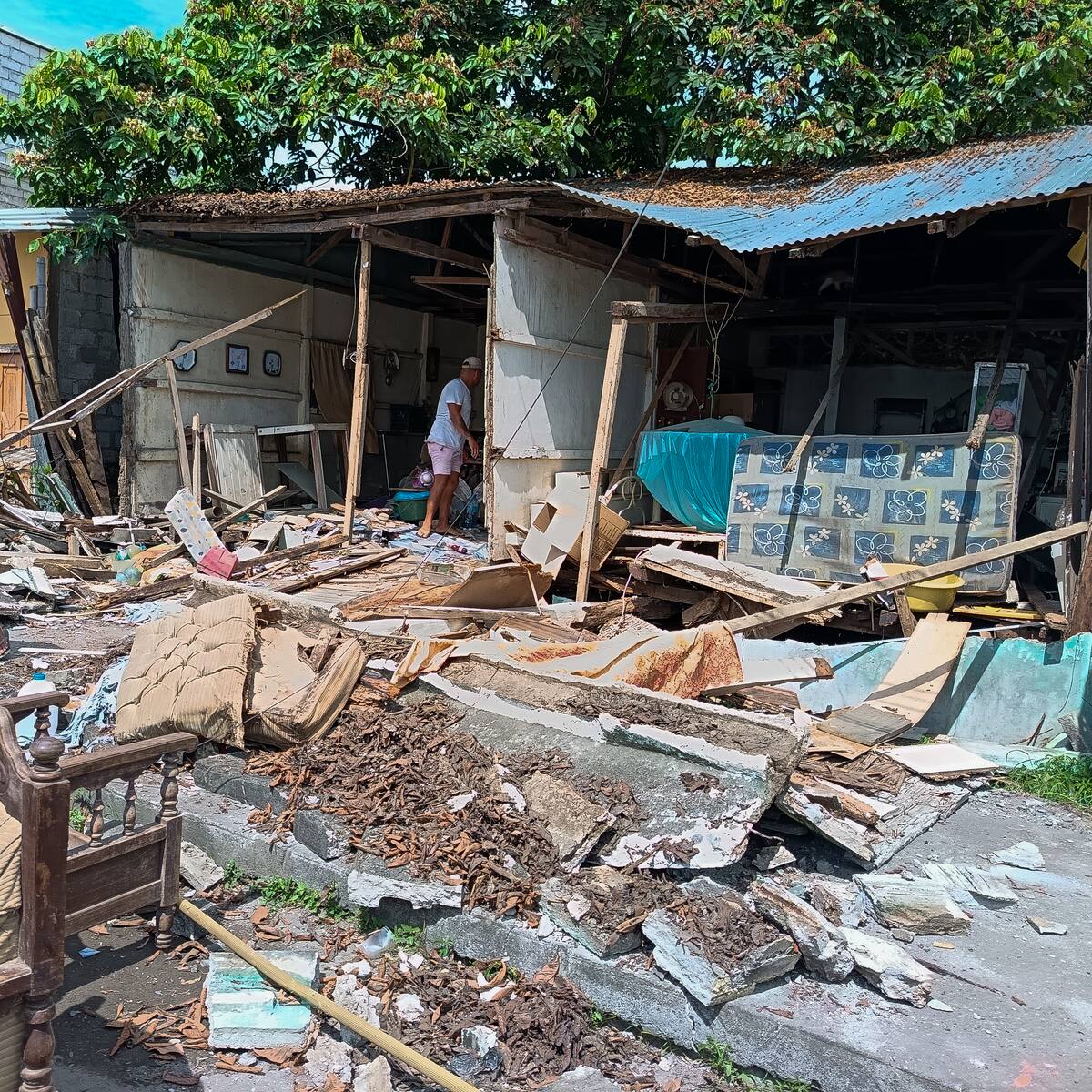 Más de 800 afectados por el sismo de magnitud de 6,1, que dejó 32 heridos en Ecuador