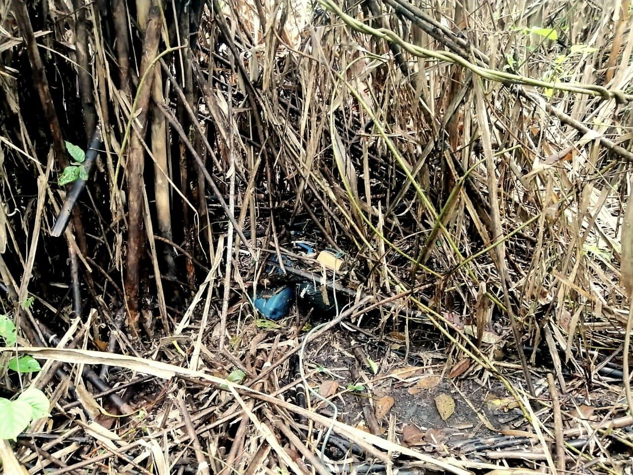 Minas anti persona en el camino a una escuela/ Ejército