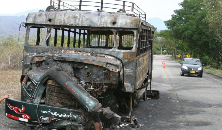 Buses incinerados.