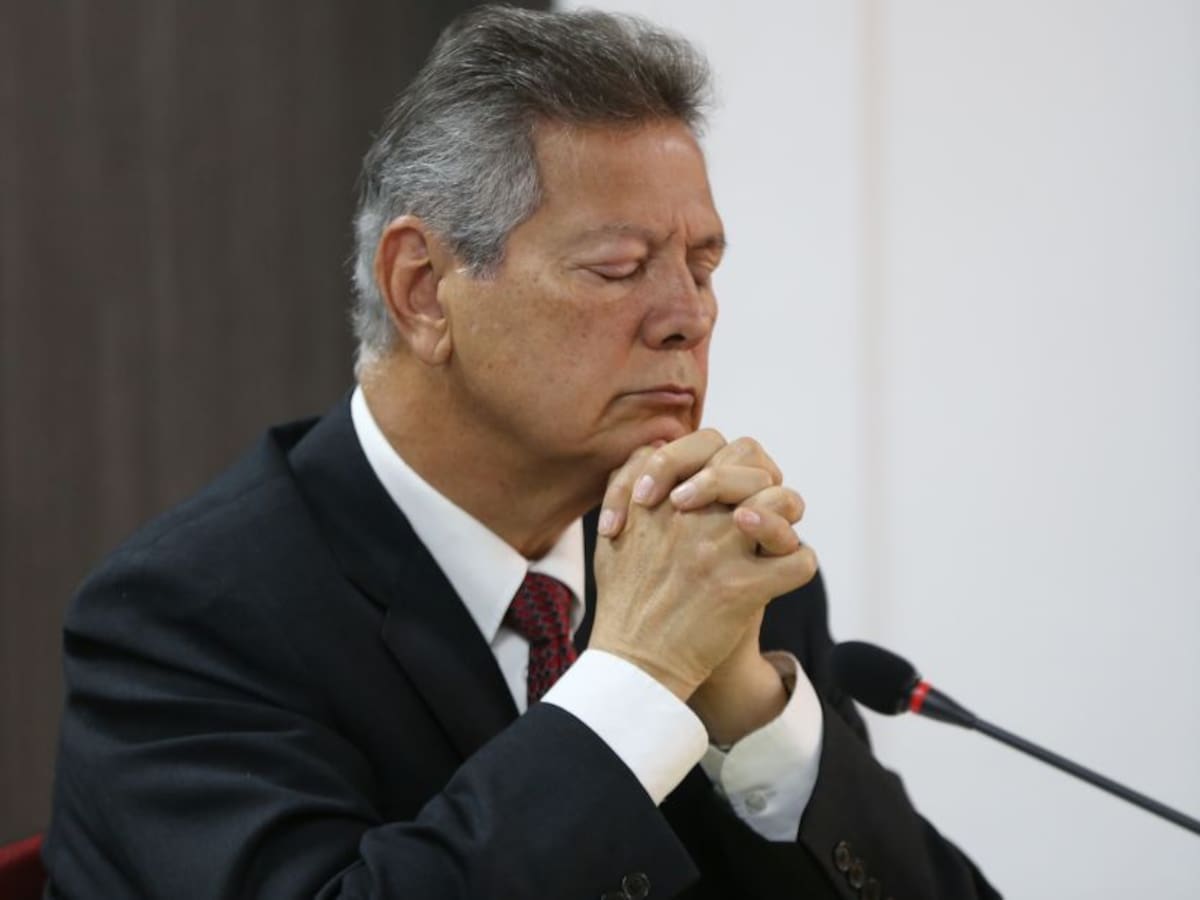 Exsenador denunció al banco que le cerró las cuentas por narcotráfico