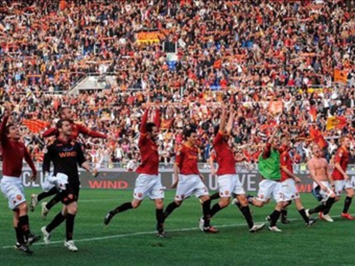 La Roma se apodera del liderato del Inter de Milán en Italia