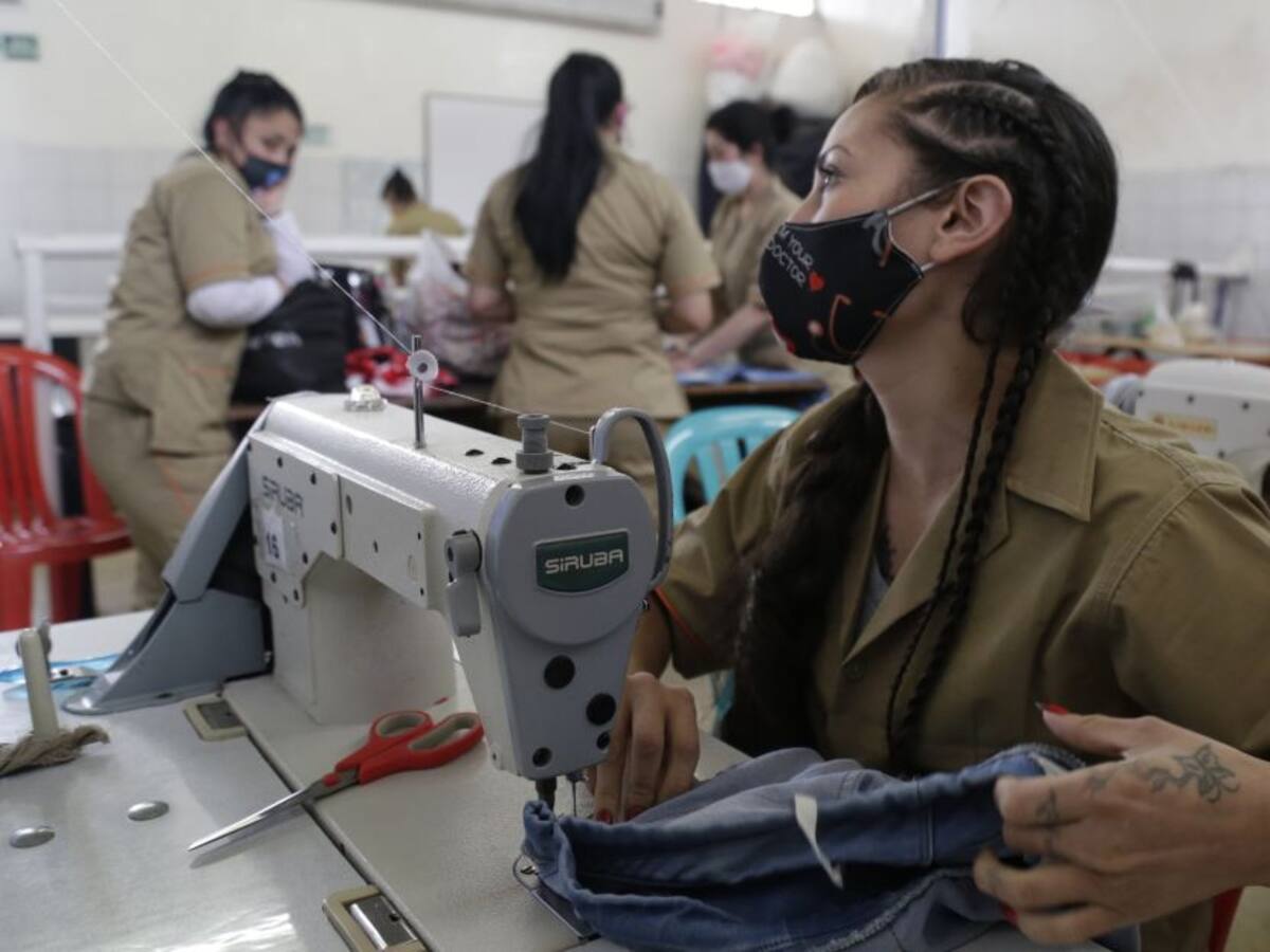 Congreso rechazó objeciones de Duque a proyecto sobre madres encarceladas