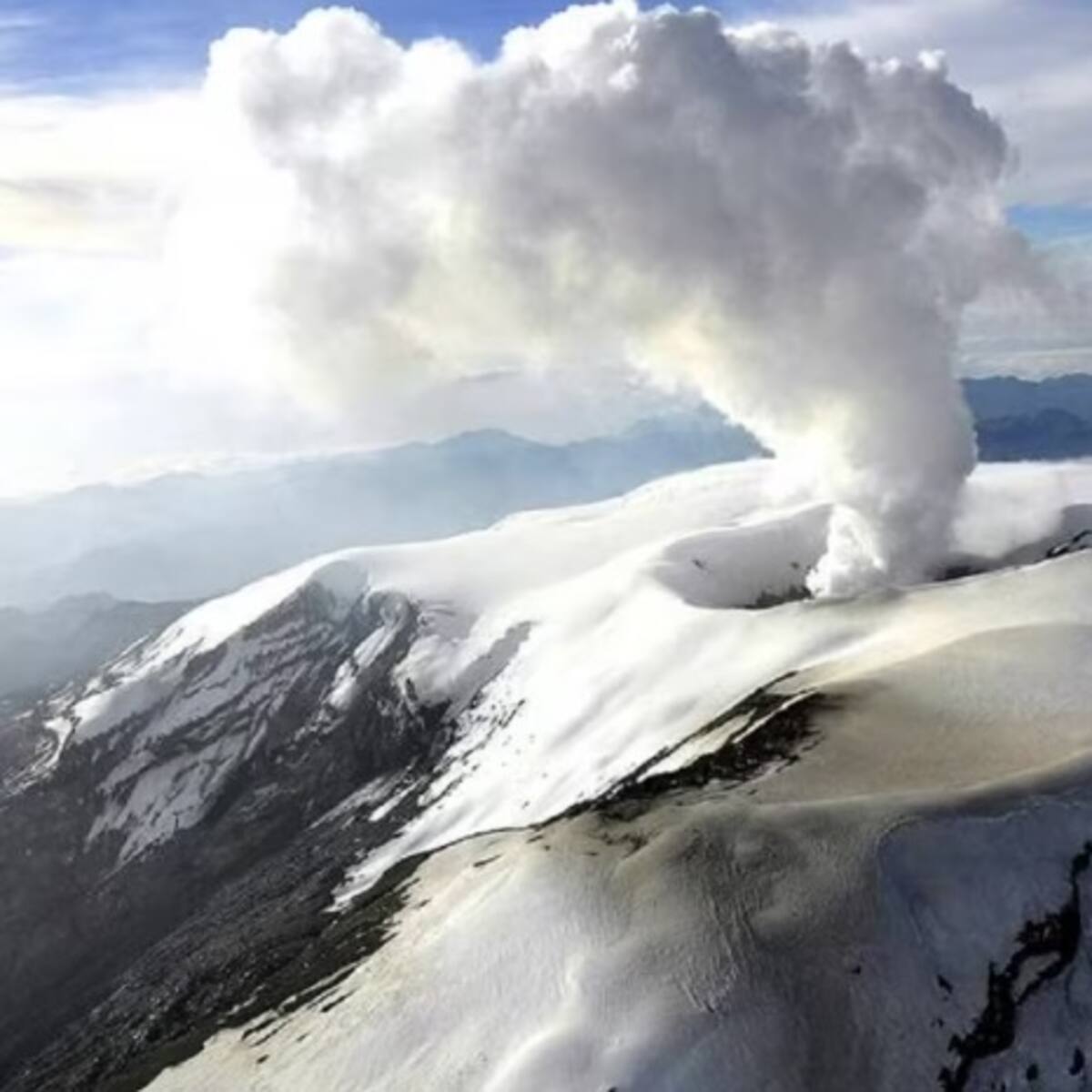 Procuraduría pide acciones inmediatas ante inestabilidad del volcán Nevado del Ruiz