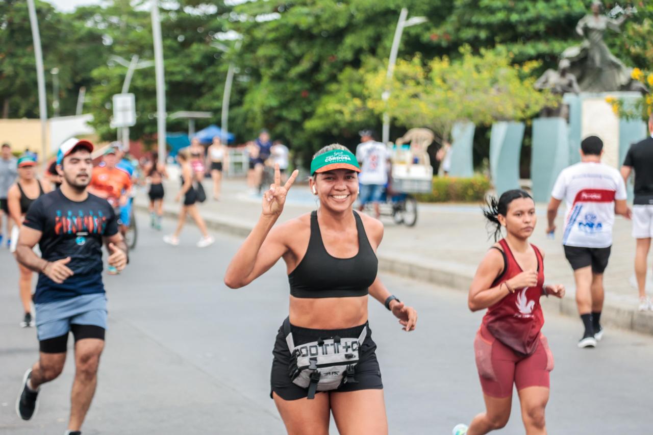 Con un fondito fue lanzada la Media Maratón Córdoba - Colombia.