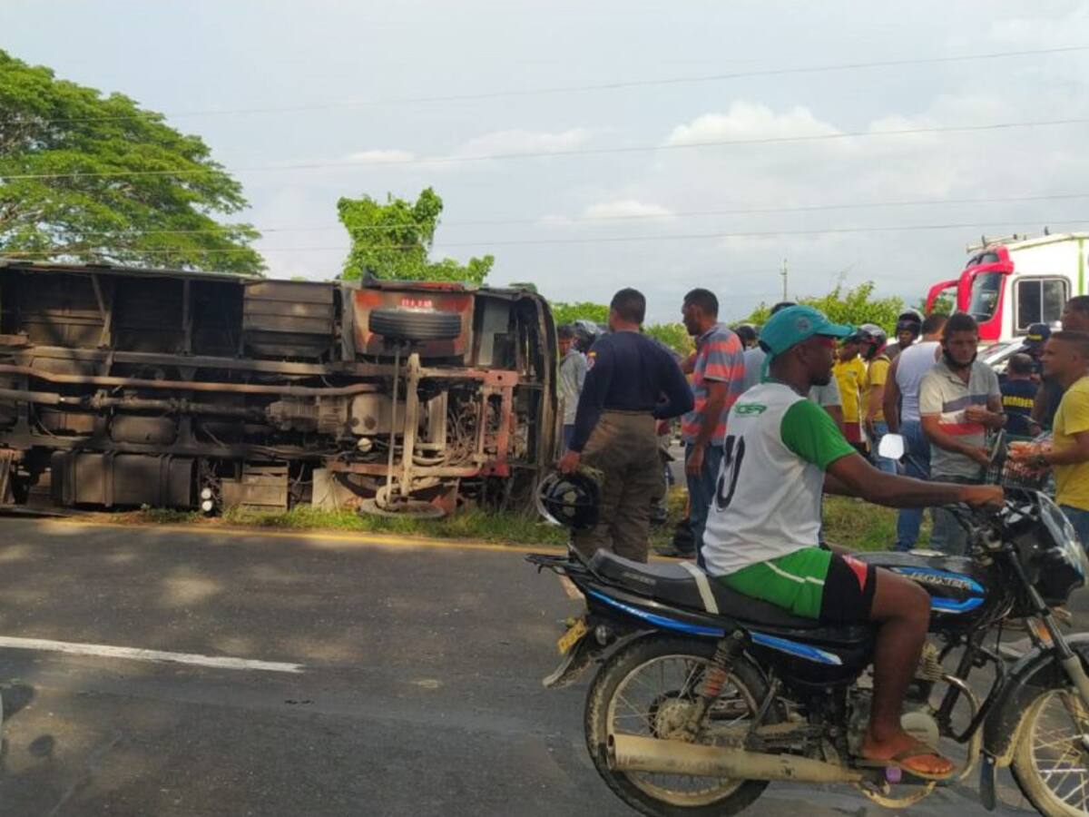 Dos muertos y 18 heridos dejó accidente en La Cordialidad